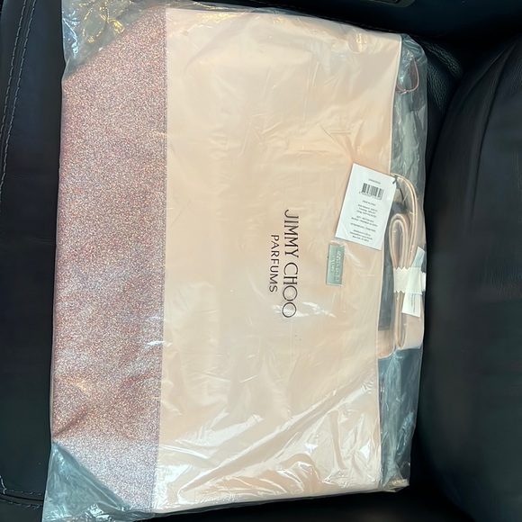 Jimmy Choo XL tote bag! Pink with Bling! Absolutely beautiful! New! Sealed - Picture 4 of 7
